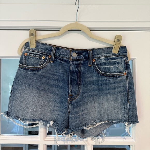 Levi’s 501 denim shorts size 29 - Picture 2 of 4